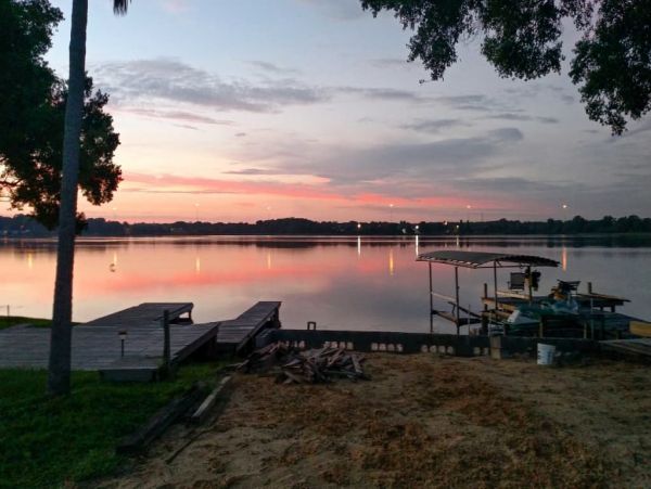 Tampa 4 Bedroom Home with Beautiful Lake View