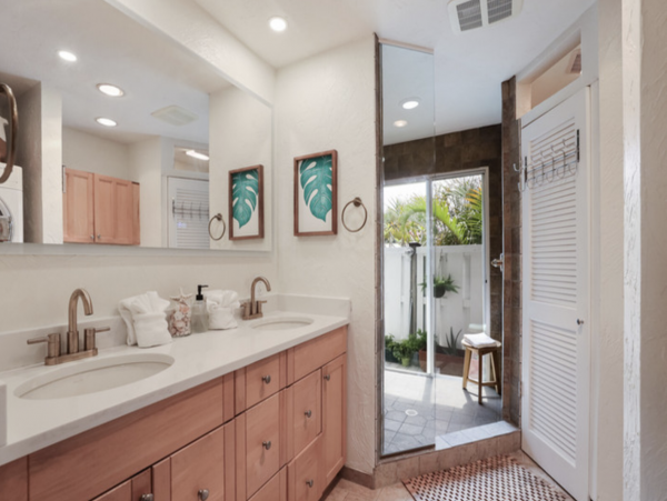 Luxury North Anna Maria Island Vacation Pool Home
