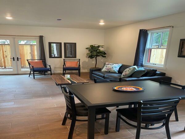 Short Walk to Beach Santa Barbara Vacation Home 2 Bedrooms