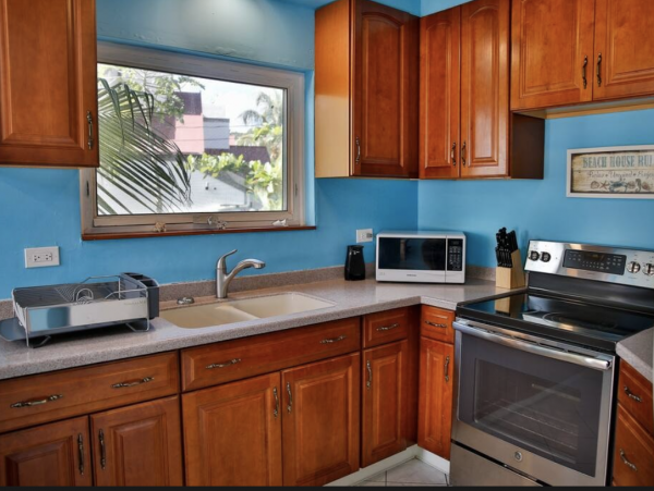 St. Thomas Home 989800