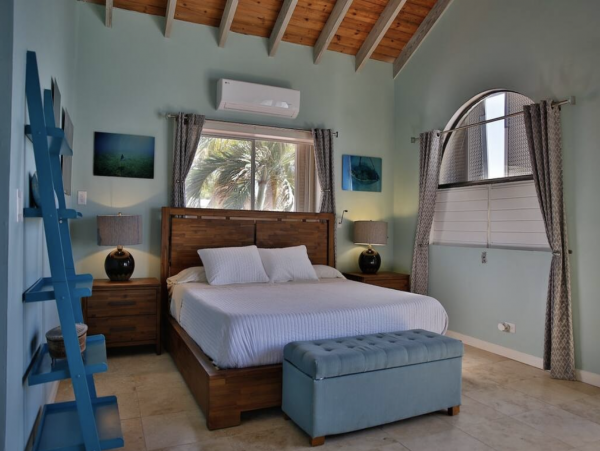St. Thomas Home 989800
