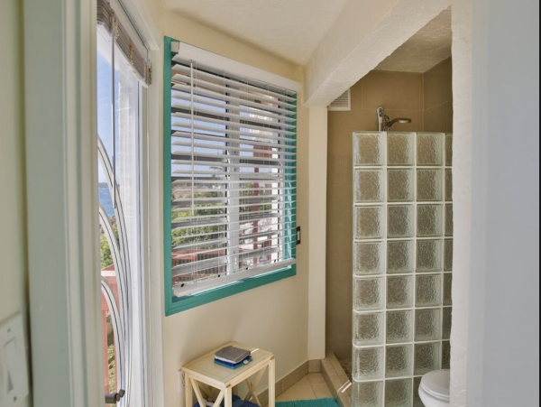 St. Thomas Home 989800