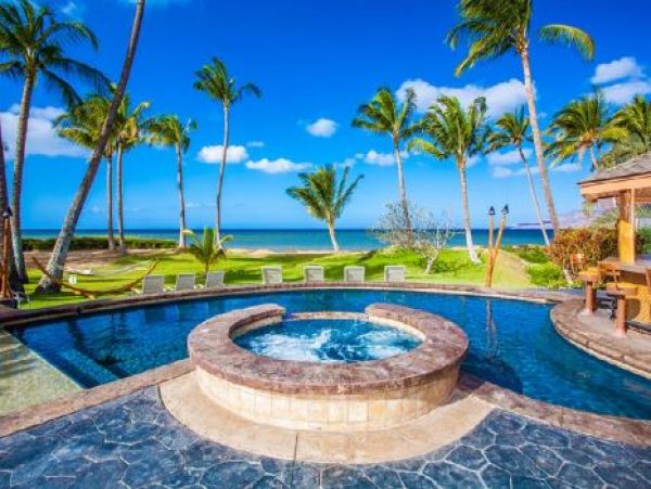 Maui Four Bedroom Vacation Home with Private Pool & Hot Tub