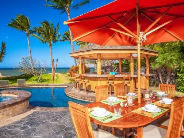 Maui Four Bedroom Vacation Home with Private Pool & Hot Tub