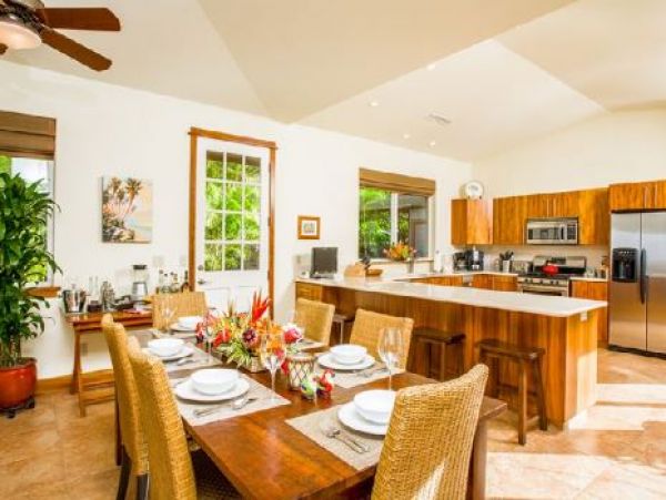 Maui Four Bedroom Vacation Home with Private Pool & Hot Tub