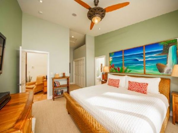 Maui Four Bedroom Vacation Home with Private Pool & Hot Tub