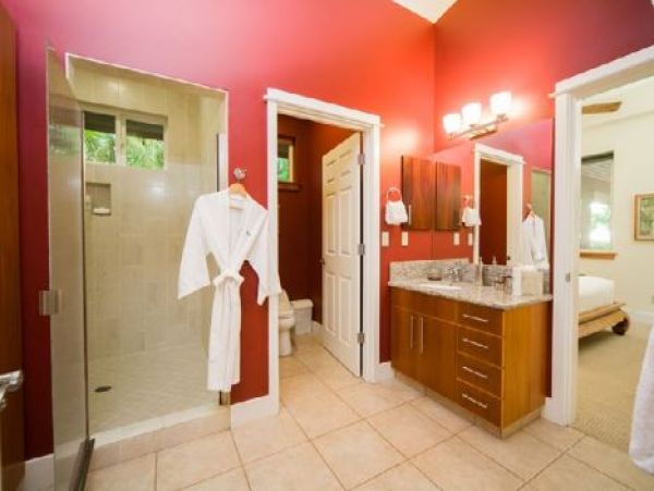 Maui Four Bedroom Vacation Home with Private Pool & Hot Tub