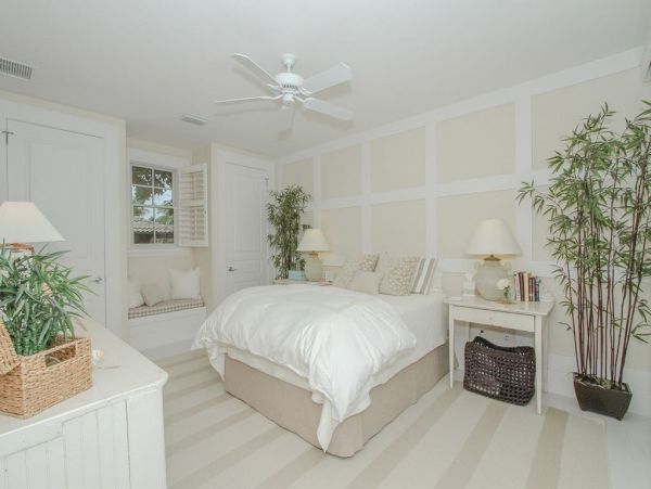 Short Walk to Beach Naples Vacation Home Private Caged Pool