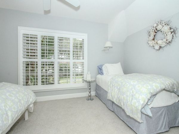 Short Walk to Beach Naples Vacation Home Private Caged Pool