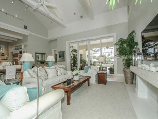 Short Walk to Beach Naples Vacation Home Private Caged Pool