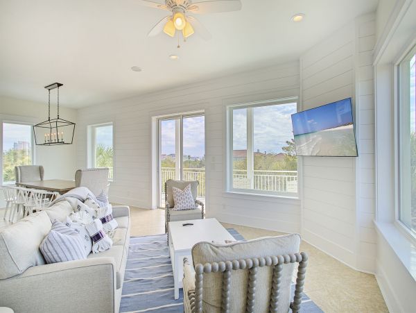 Short Walk to Beach Miramar Vacation Home Private Pool