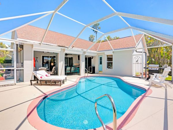 Private Caged Pool Cape Coral Vacation Home Three Bedroom