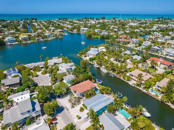 Canal View Vacation Home At The North End Anna Maria