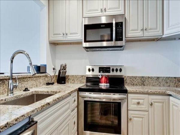 Bayfront condo 300 feet to Gulf of Mexico Beach