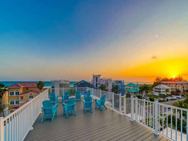 Short Walk to Beach Siesta Key Vacation Home with Pool