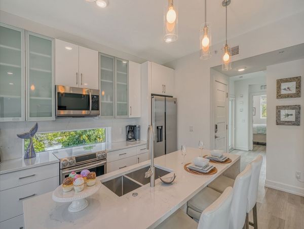 Short Walk to Beach Siesta Key Vacation Home with Pool