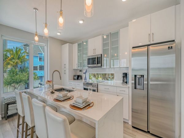 Short Walk to Beach Siesta Key Vacation Home with Pool
