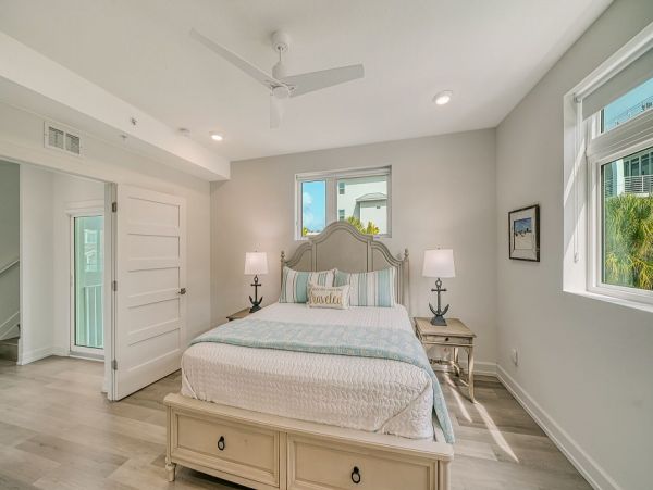Short Walk to Beach Siesta Key Vacation Home with Pool