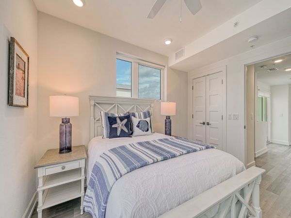 Short Walk to Beach Siesta Key Vacation Home with Pool