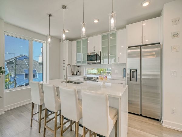 Short Walk to Beach Siesta Key Vacation Home with Pool