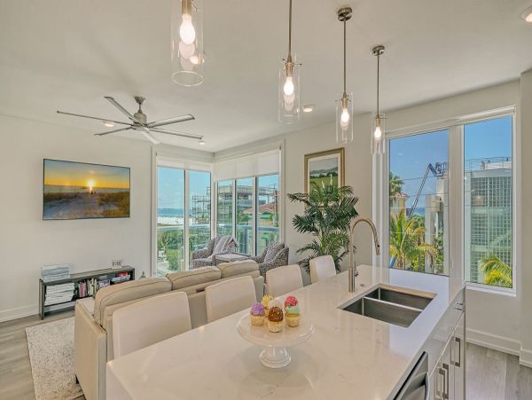 Short Walk to Beach Siesta Key Vacation Home with Pool