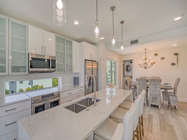 Short Walk to Beach Siesta Key Vacation Home with Pool