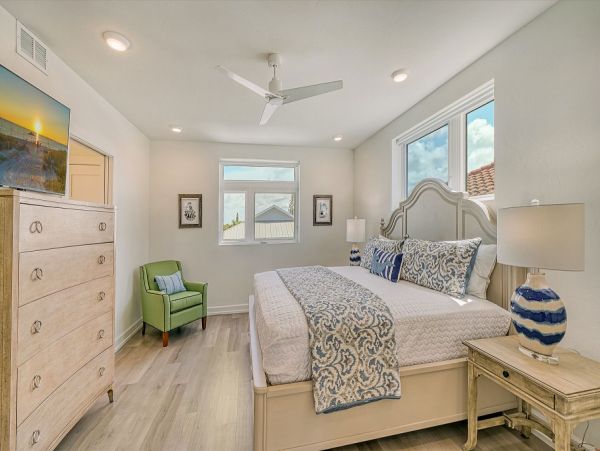 Short Walk to Beach Siesta Key Vacation Home with Pool
