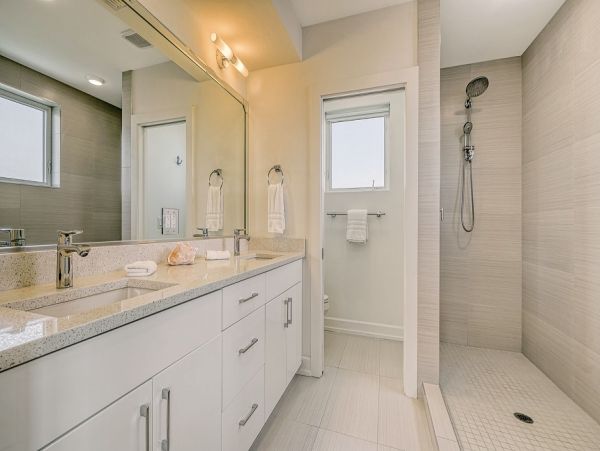Short Walk to Beach Siesta Key Vacation Home with Pool