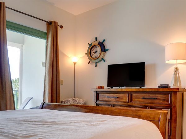 Seacrest Beach One Bedroom Condo Complex With Pool & Spa