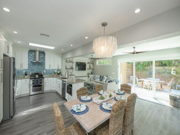 Holmes Beach 3 Bedroom Vacation Duplex With Pool & Spa