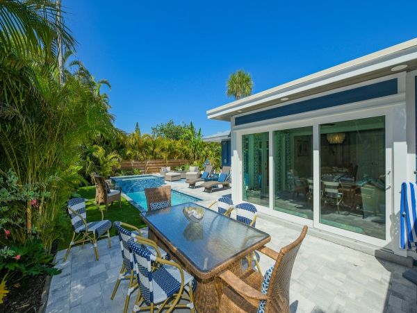 Holmes Beach 3 Bedroom Vacation Duplex With Pool & Spa