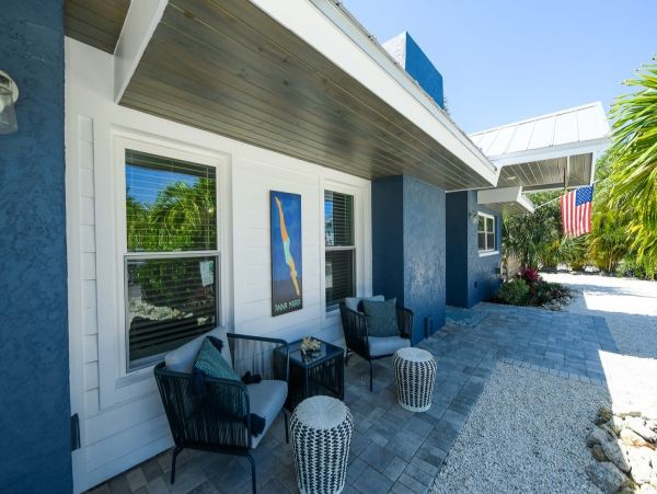 Holmes Beach 3 Bedroom Vacation Duplex With Pool & Spa