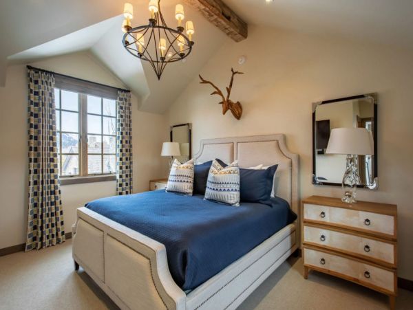 Guest bedroom