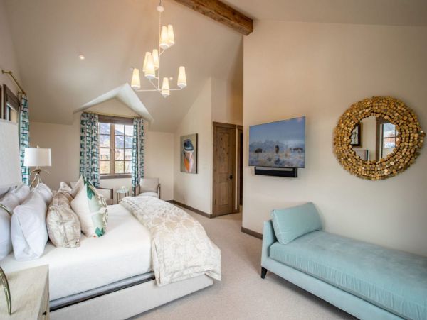 Guest bedroom