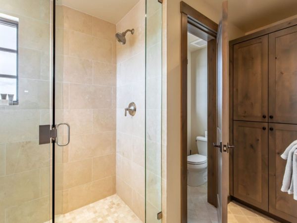 Guest ensuite