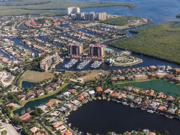 Canal View Cape Coral Vacation Home Caged Pool Sleeps 8
