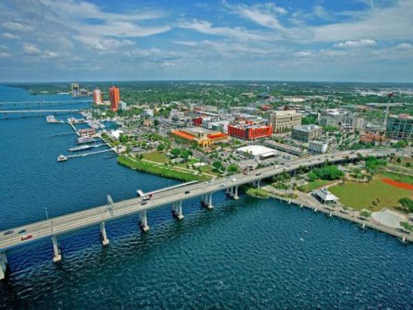 Canal View Cape Coral Vacation Home Caged Pool Sleeps 8