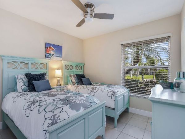 Canal View Cape Coral Vacation Home Caged Pool Sleeps 8