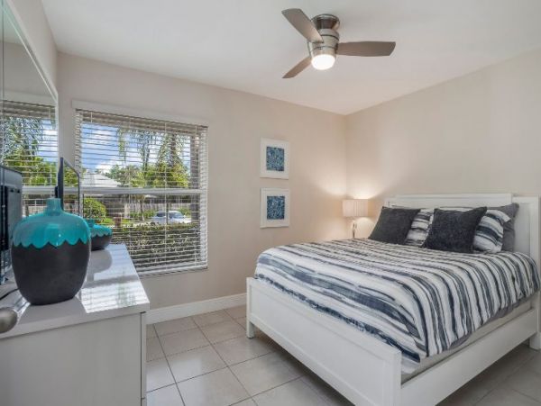 Canal View Cape Coral Vacation Home Caged Pool Sleeps 8