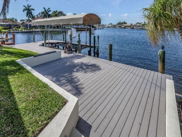 Canal View Cape Coral Vacation Home Caged Pool Sleeps 8