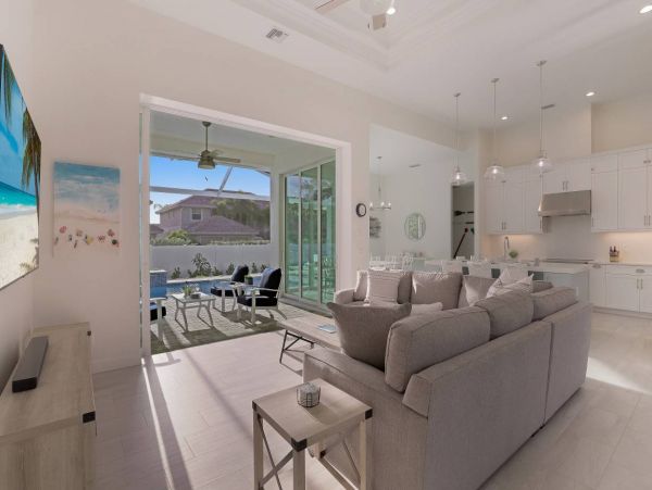 Charming Vacation Home Rental on Marco Island with Pool