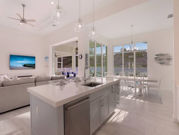 Charming Vacation Home Rental on Marco Island with Pool