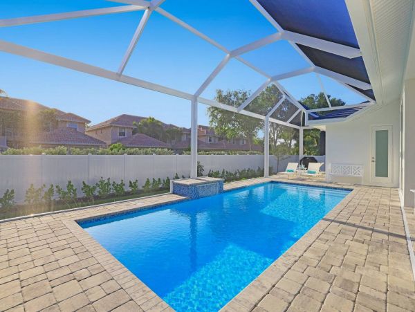 Charming Vacation Home Rental on Marco Island with Pool
