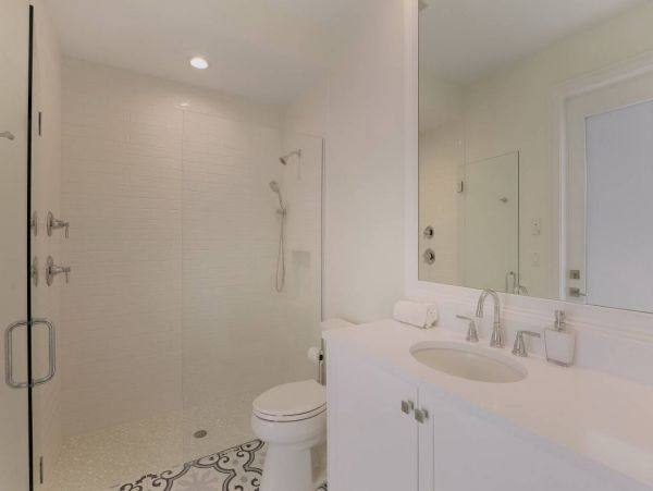 Charming Vacation Home Rental on Marco Island with Pool