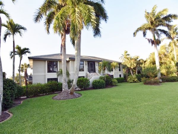 Short Walk to Beach Sanibel Vacation Home with Pool Sleeps 6