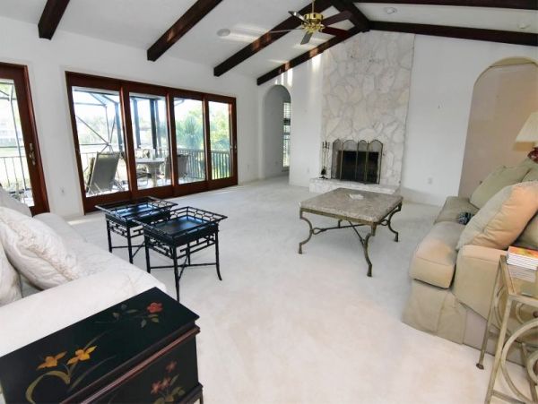 Short Walk to Beach Sanibel Vacation Home with Pool Sleeps 6