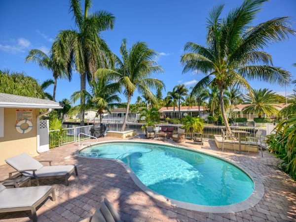 Pompano Beach 3 Bedroom Canal Front Vacation Pool Home