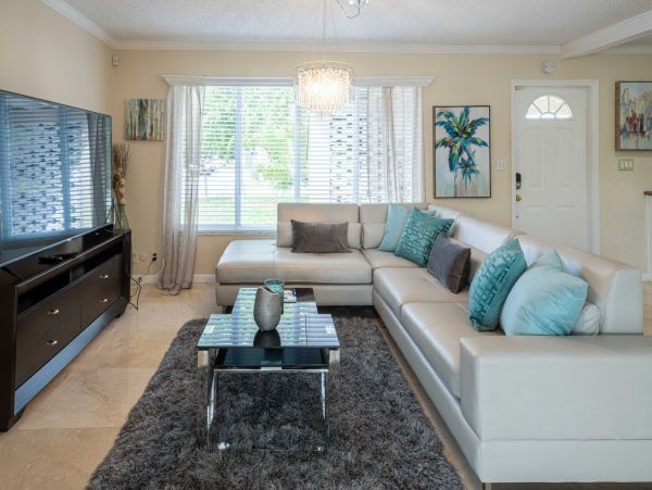 Pompano Beach 3 Bedroom Canal Front Vacation Pool Home