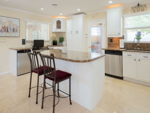 Pompano Beach 3 Bedroom Canal Front Vacation Pool Home