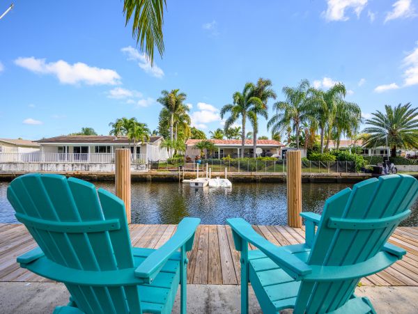 Pompano Beach 3 Bedroom Canal Front Vacation Pool Home